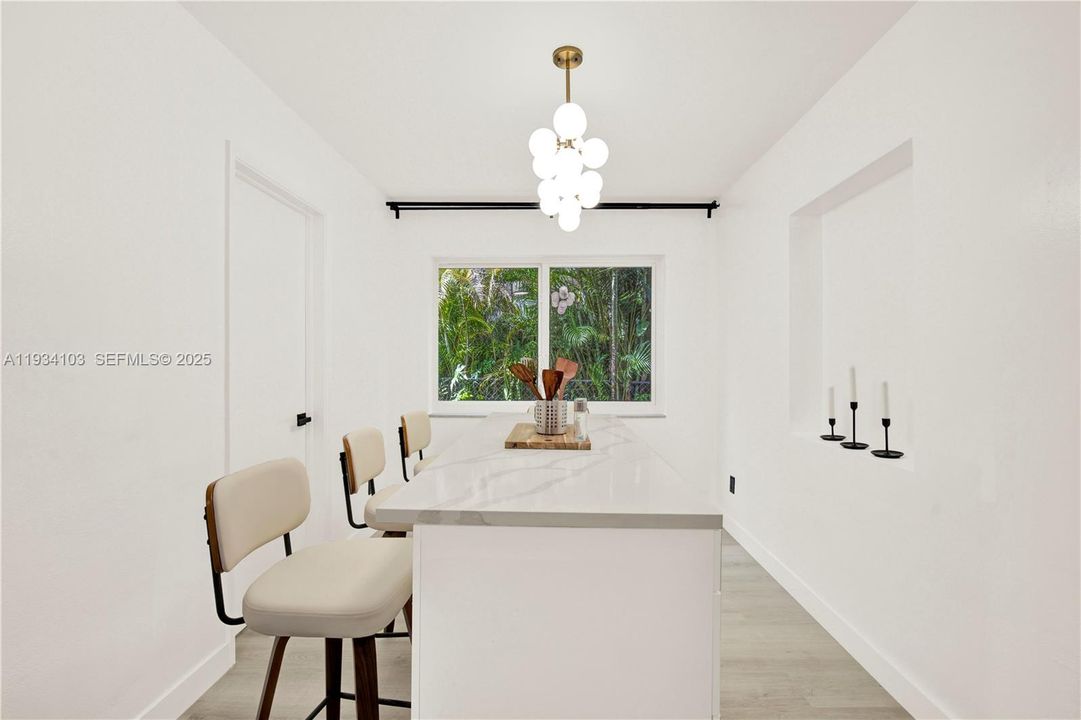 En Venta: $610,000 (3 camas, 3 baños, 1646 Pies cuadrados)