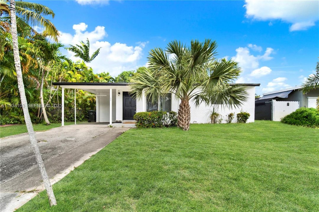 En Venta: $610,000 (3 camas, 3 baños, 1646 Pies cuadrados)