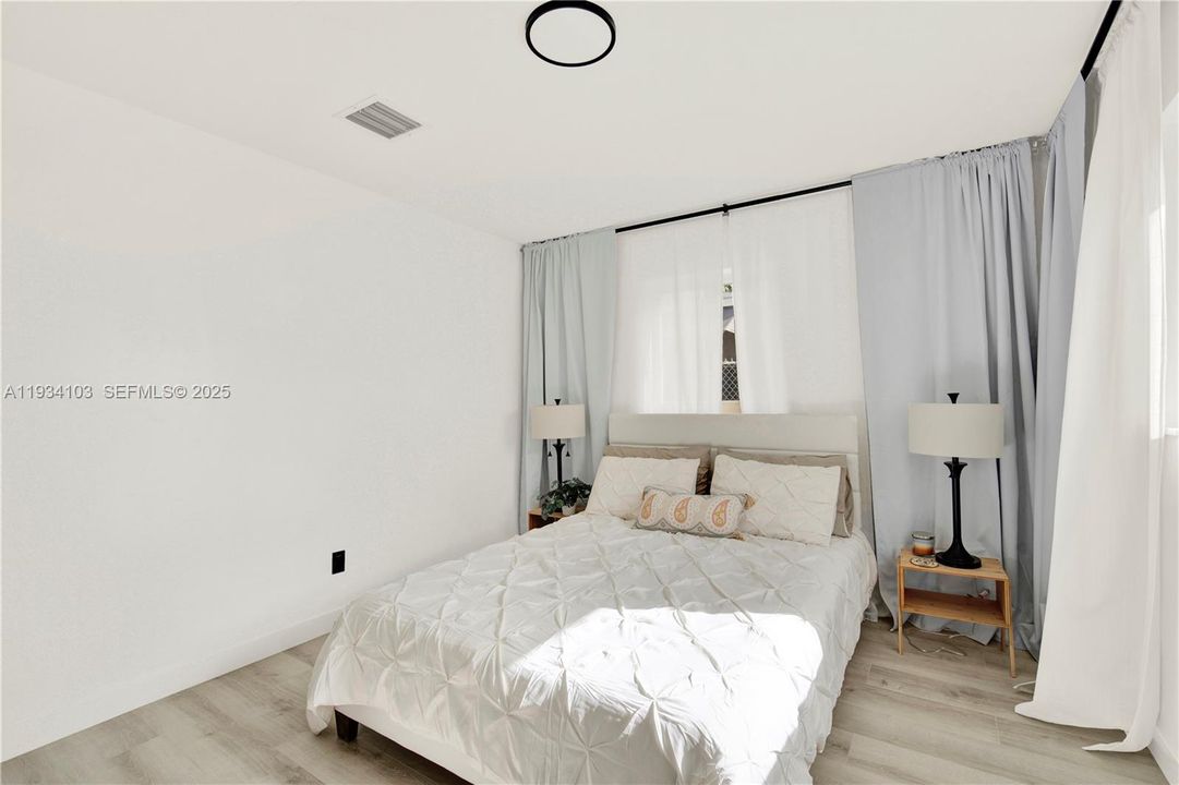 En Venta: $610,000 (3 camas, 3 baños, 1646 Pies cuadrados)