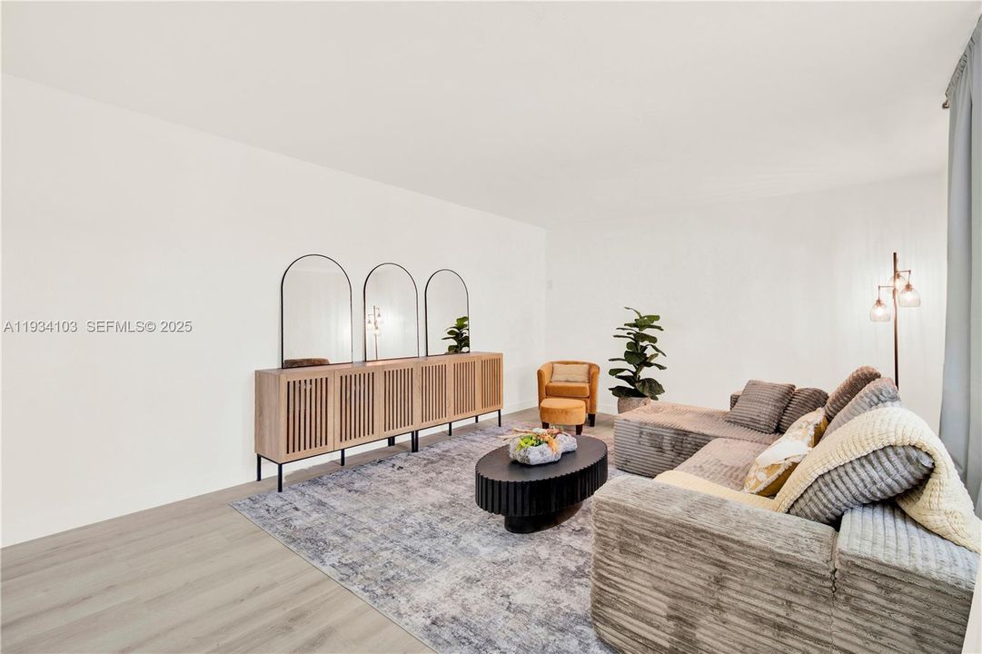 En Venta: $610,000 (3 camas, 3 baños, 1646 Pies cuadrados)