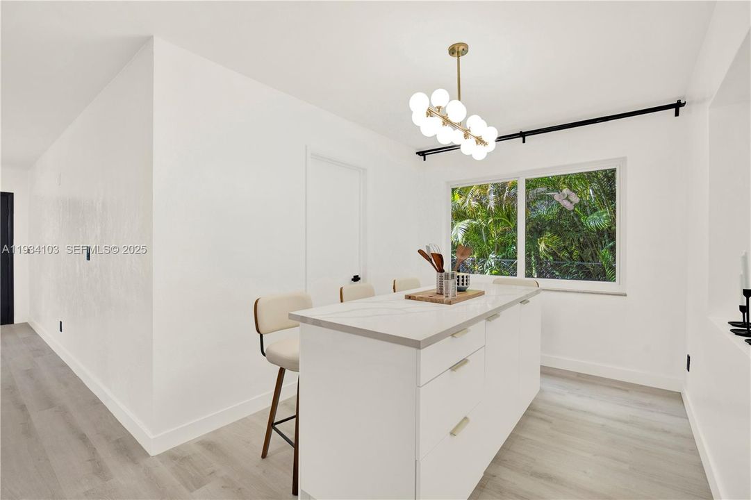 En Venta: $610,000 (3 camas, 3 baños, 1646 Pies cuadrados)