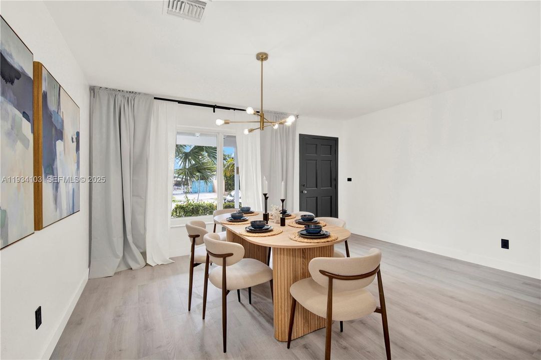 En Venta: $610,000 (3 camas, 3 baños, 1646 Pies cuadrados)