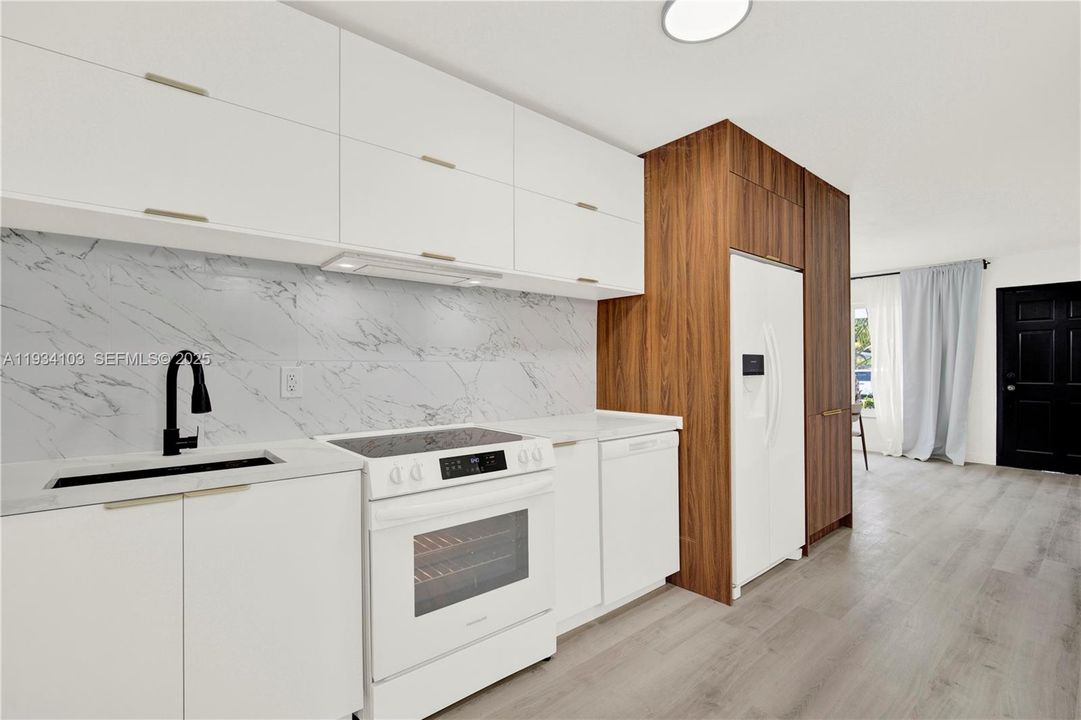 En Venta: $610,000 (3 camas, 3 baños, 1646 Pies cuadrados)