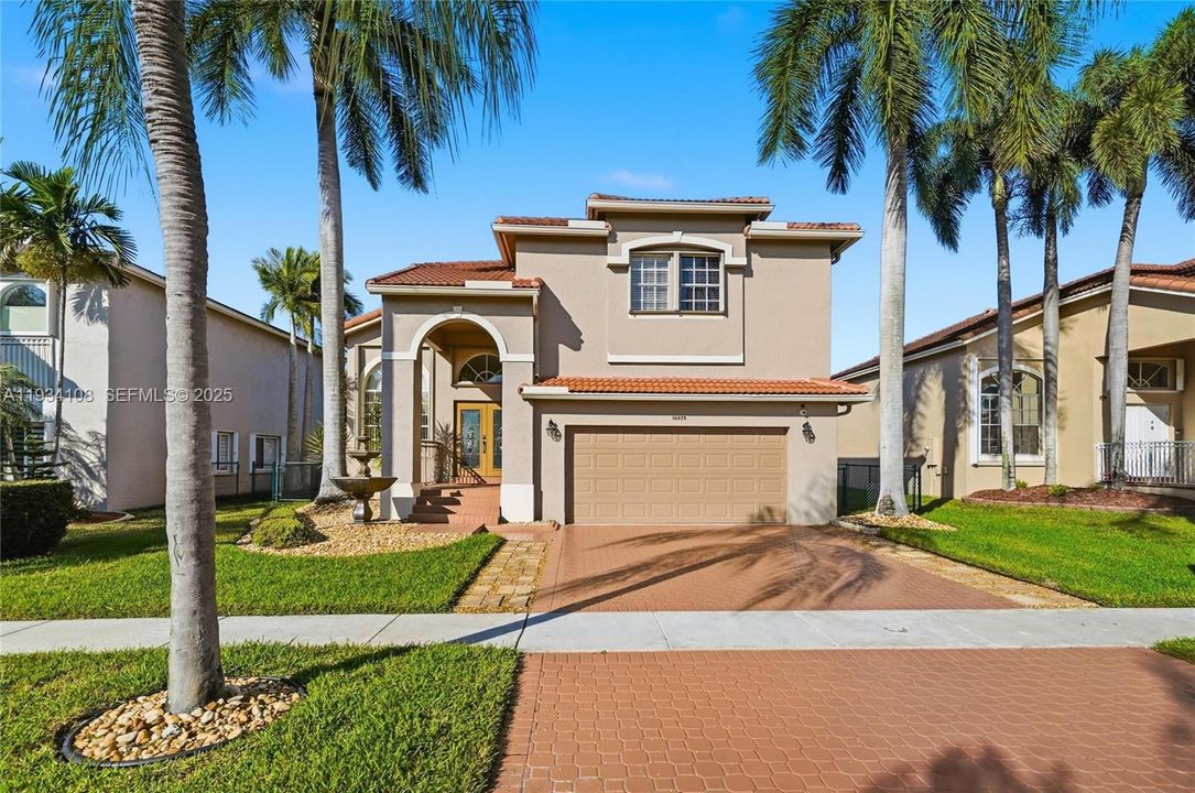 En Venta: $715,000 (4 camas, 3 baños, 2523 Pies cuadrados)