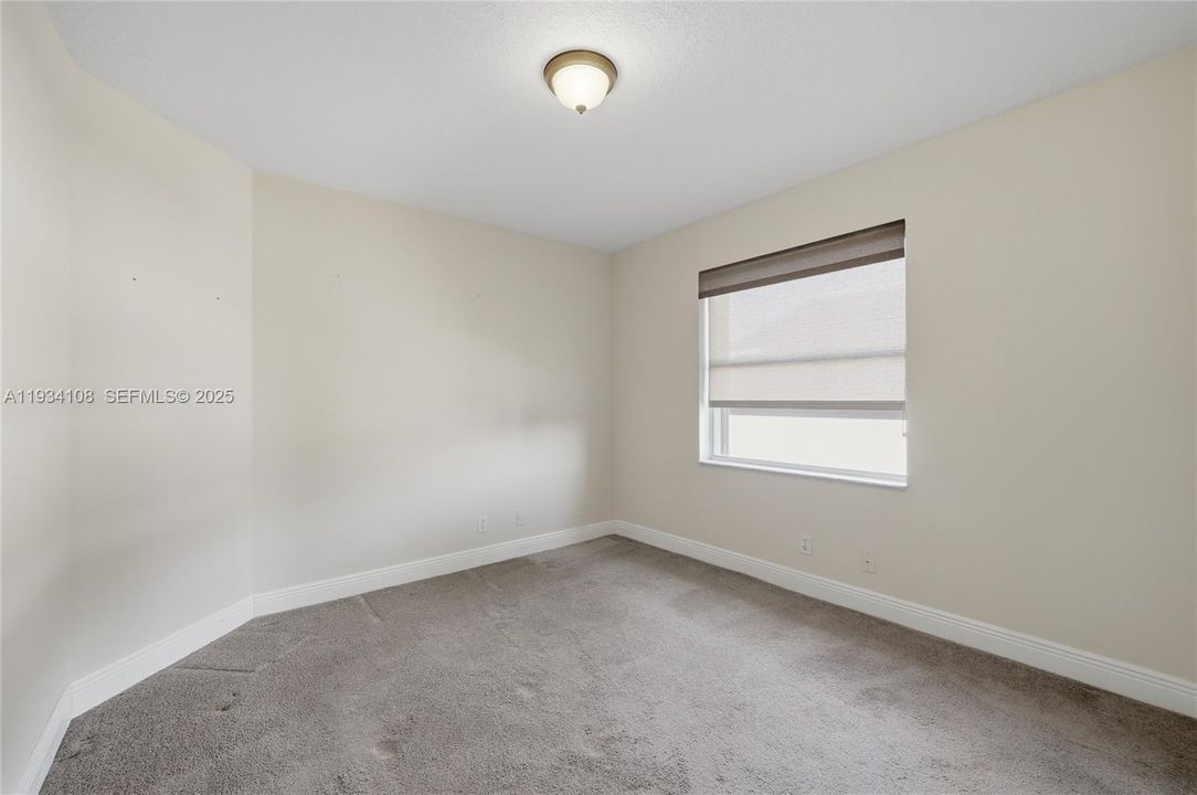 En Venta: $715,000 (4 camas, 3 baños, 2523 Pies cuadrados)