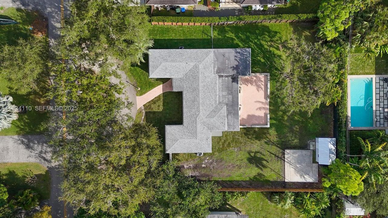 出租: $7,500 (3 贝兹, 2 浴室, 1938 平方英尺)