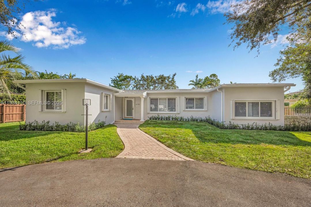 出租: $7,500 (3 贝兹, 2 浴室, 1938 平方英尺)