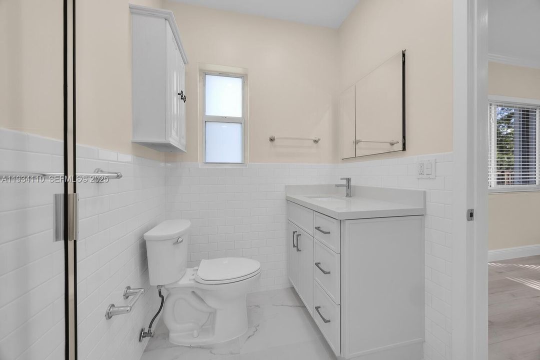 出租: $7,500 (3 贝兹, 2 浴室, 1938 平方英尺)