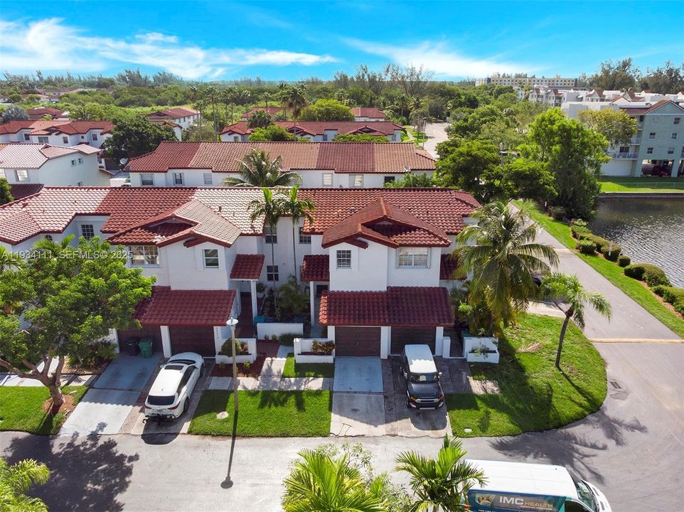 For Rent: $3,000 (2 beds, 2 baths, 1144 Square Feet)