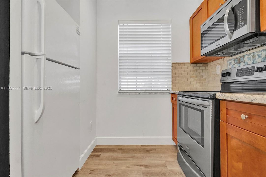 For Rent: $3,000 (2 beds, 2 baths, 1144 Square Feet)
