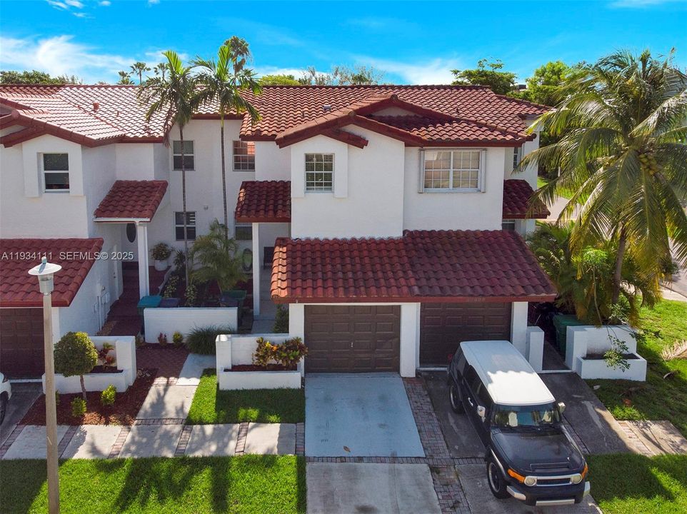 For Rent: $3,000 (2 beds, 2 baths, 1144 Square Feet)