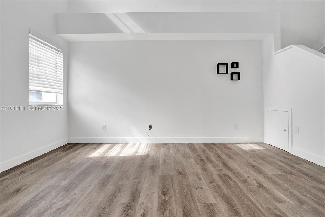 For Rent: $3,000 (2 beds, 2 baths, 1144 Square Feet)