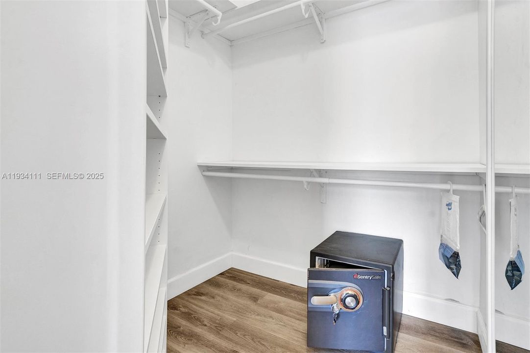 For Rent: $3,000 (2 beds, 2 baths, 1144 Square Feet)