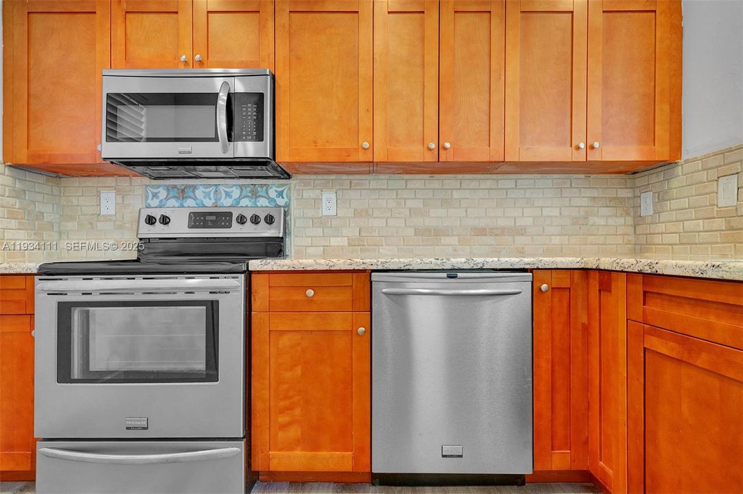 For Rent: $3,000 (2 beds, 2 baths, 1144 Square Feet)