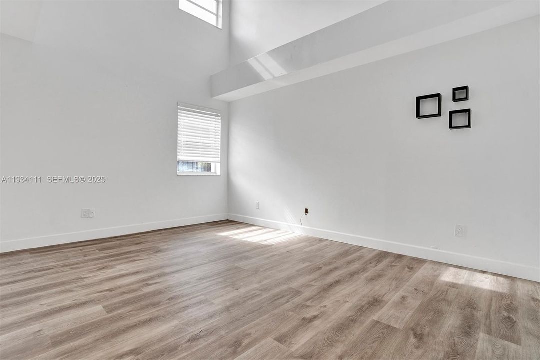 For Rent: $3,000 (2 beds, 2 baths, 1144 Square Feet)