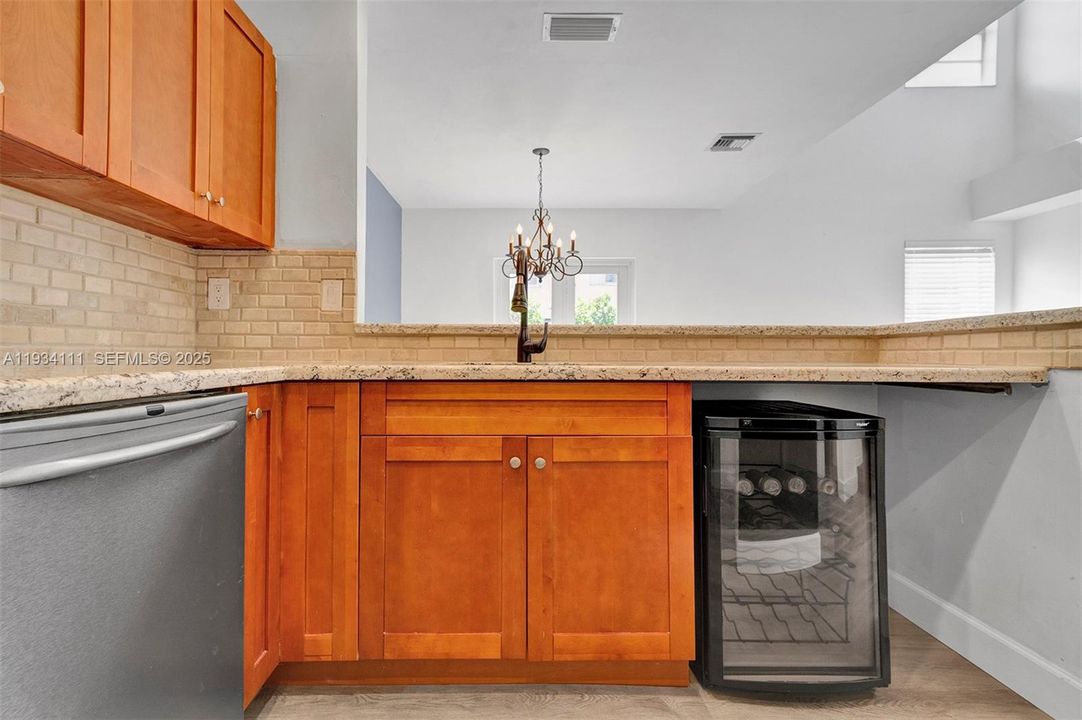 For Rent: $3,000 (2 beds, 2 baths, 1144 Square Feet)