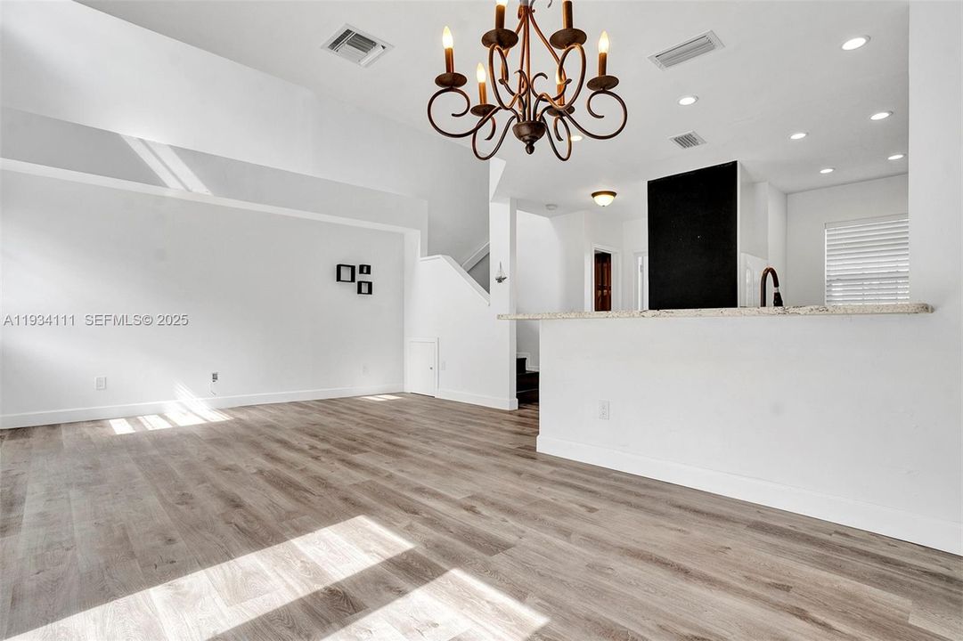 For Rent: $3,000 (2 beds, 2 baths, 1144 Square Feet)