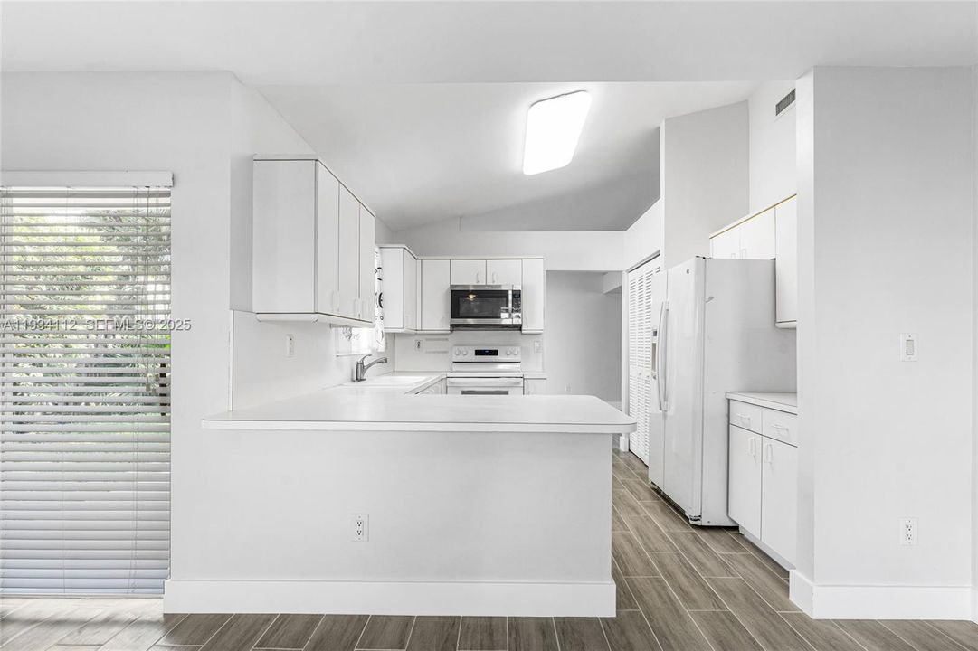 For Rent: $3,200 (3 beds, 2 baths, 1690 Square Feet)