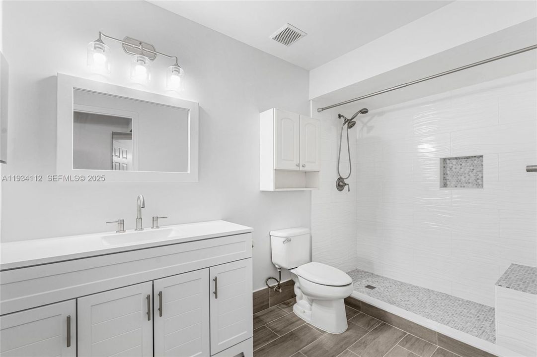 For Rent: $3,200 (3 beds, 2 baths, 1690 Square Feet)