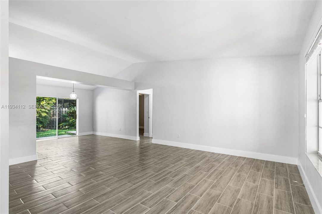 For Rent: $3,200 (3 beds, 2 baths, 1690 Square Feet)