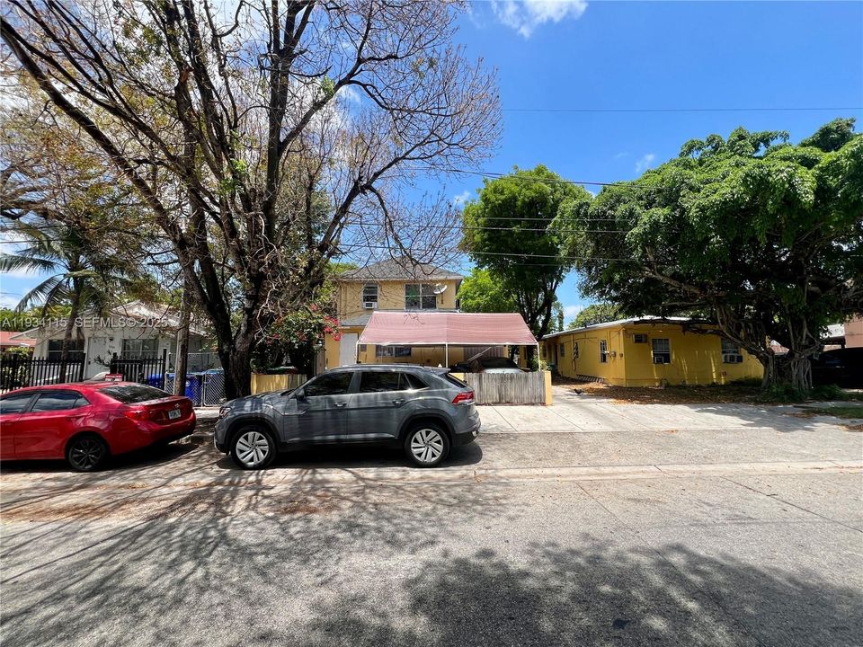 En Renta: $2,295 (2 camas, 1 baños, 800 Pies cuadrados)