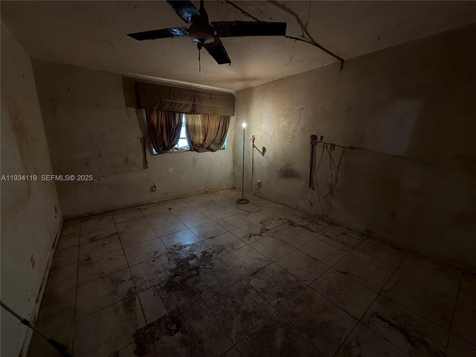 For Sale: $150,000 (2 beds, 2 baths, 1112 Square Feet)