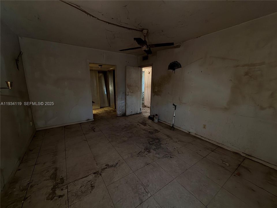 For Sale: $150,000 (2 beds, 2 baths, 1112 Square Feet)