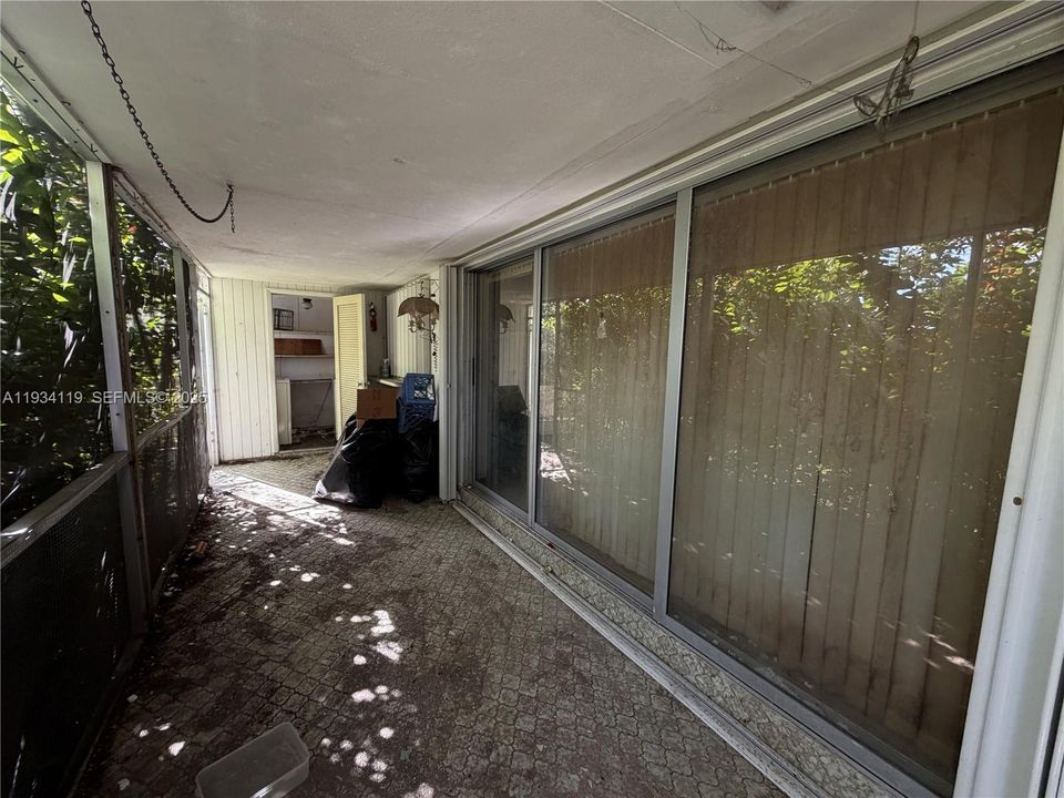 For Sale: $150,000 (2 beds, 2 baths, 1112 Square Feet)