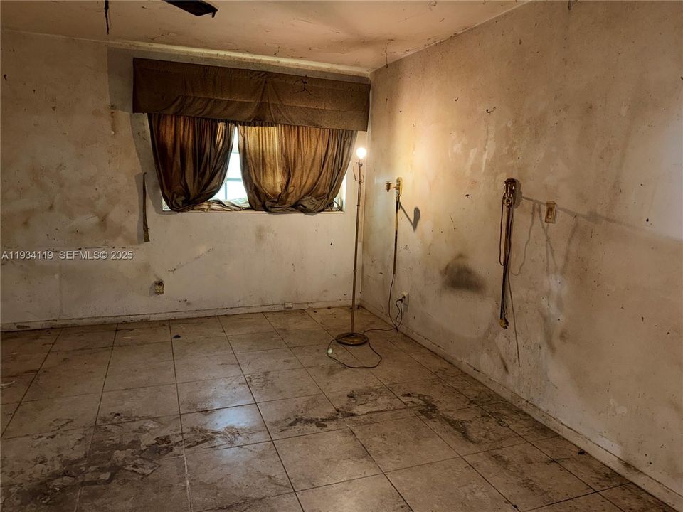 For Sale: $150,000 (2 beds, 2 baths, 1112 Square Feet)