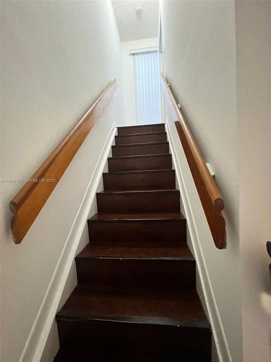 For Sale: $302,000 (2 beds, 2 baths, 845 Square Feet)