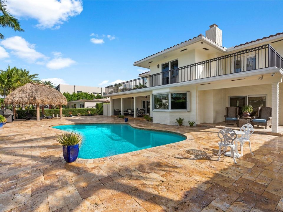 На продажу: $3,750,000 (5 спален, 3 ванн, 3718 Квадратных фут)