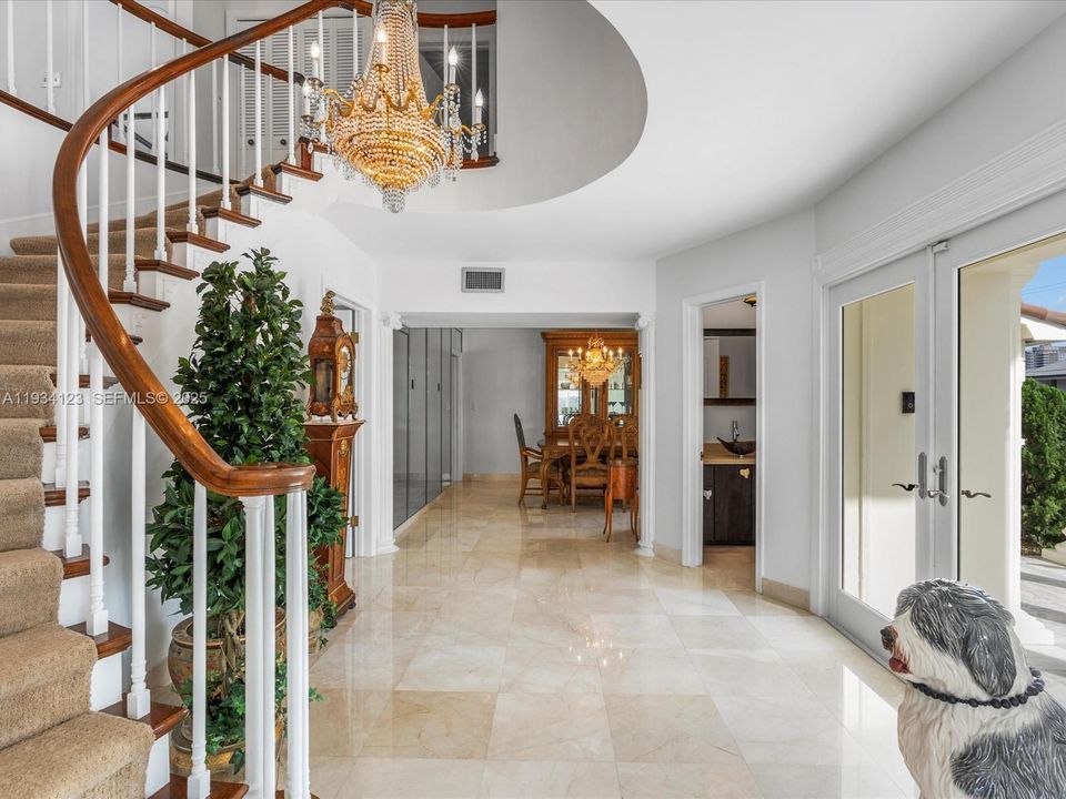 На продажу: $3,750,000 (5 спален, 3 ванн, 3718 Квадратных фут)