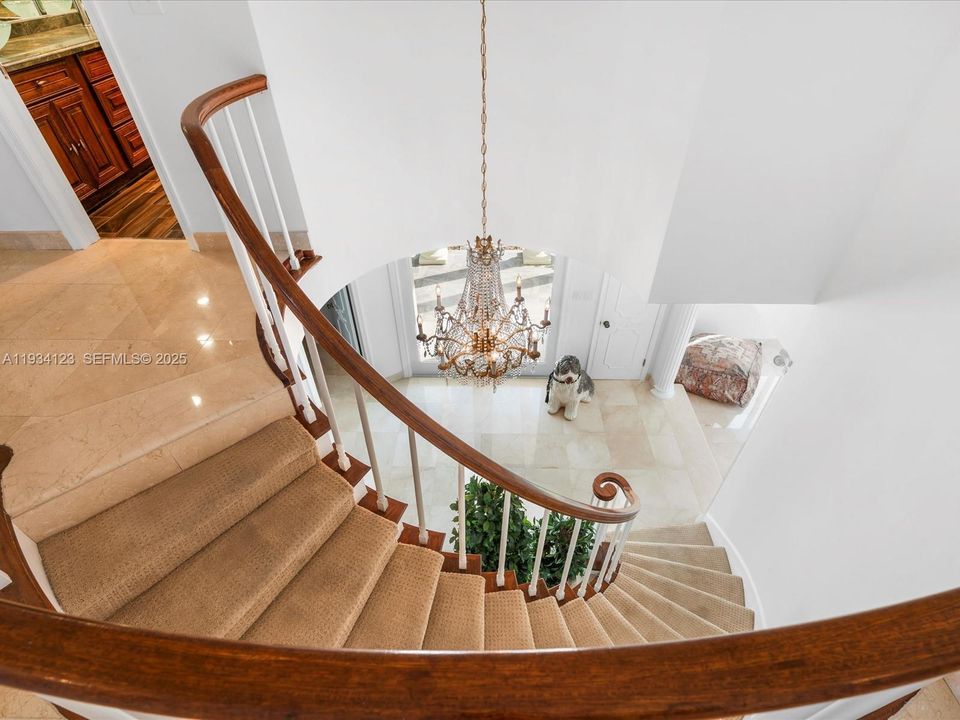 На продажу: $3,750,000 (5 спален, 3 ванн, 3718 Квадратных фут)