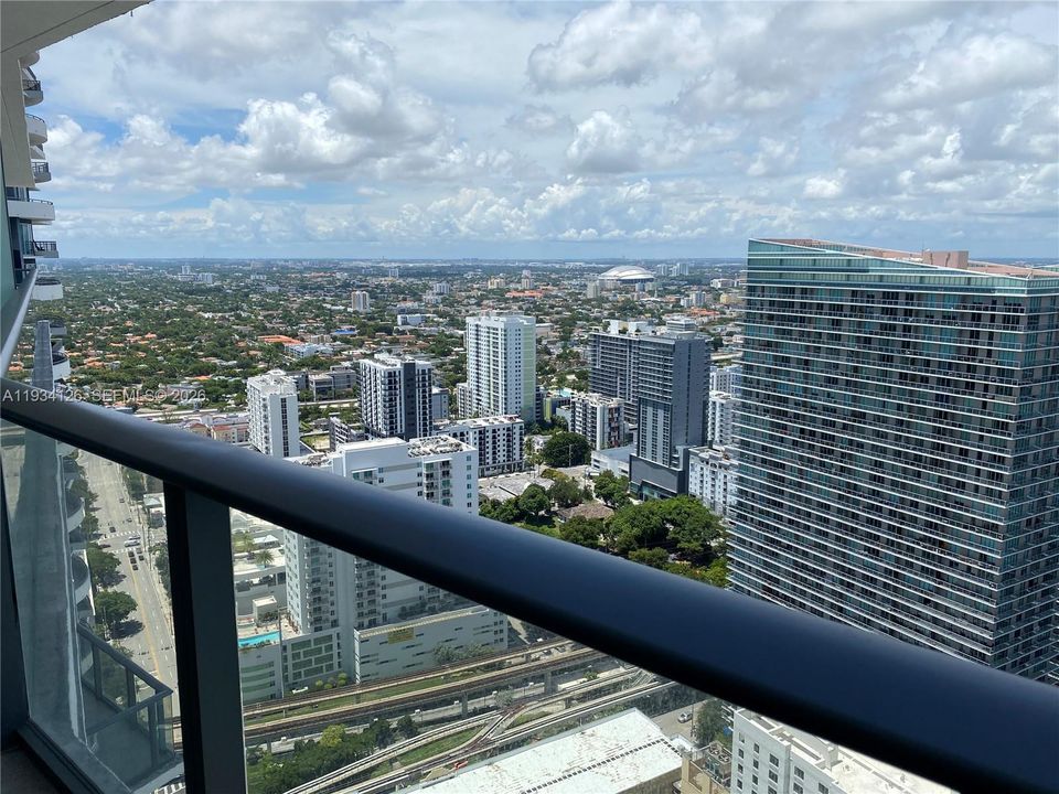 For Rent: $3,900 (2 beds, 2 baths, 868 Square Feet)