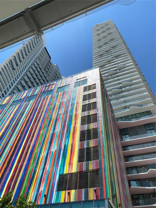 For Rent: $3,900 (2 beds, 2 baths, 868 Square Feet)