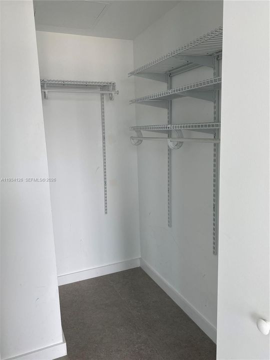 For Rent: $3,900 (2 beds, 2 baths, 868 Square Feet)