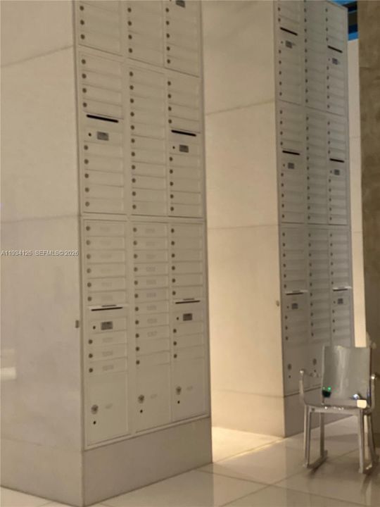 For Rent: $3,900 (2 beds, 2 baths, 868 Square Feet)