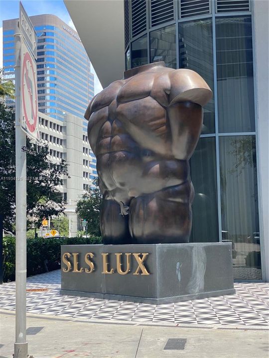 For Rent: $3,900 (2 beds, 2 baths, 868 Square Feet)