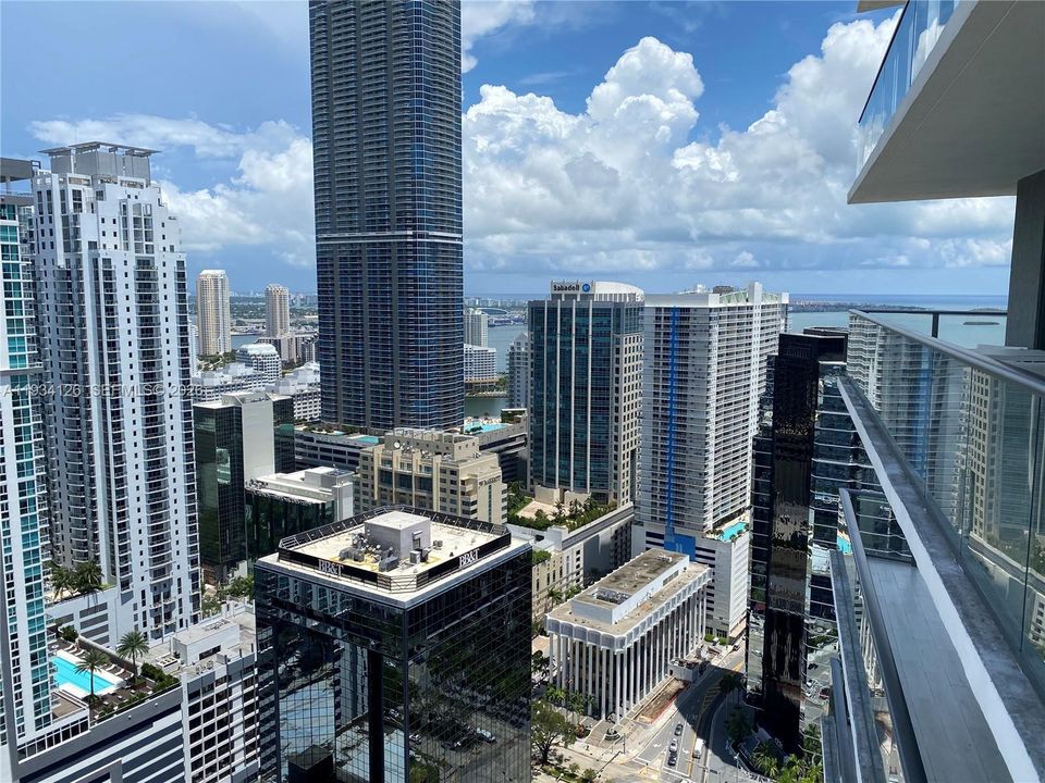 For Rent: $3,900 (2 beds, 2 baths, 868 Square Feet)