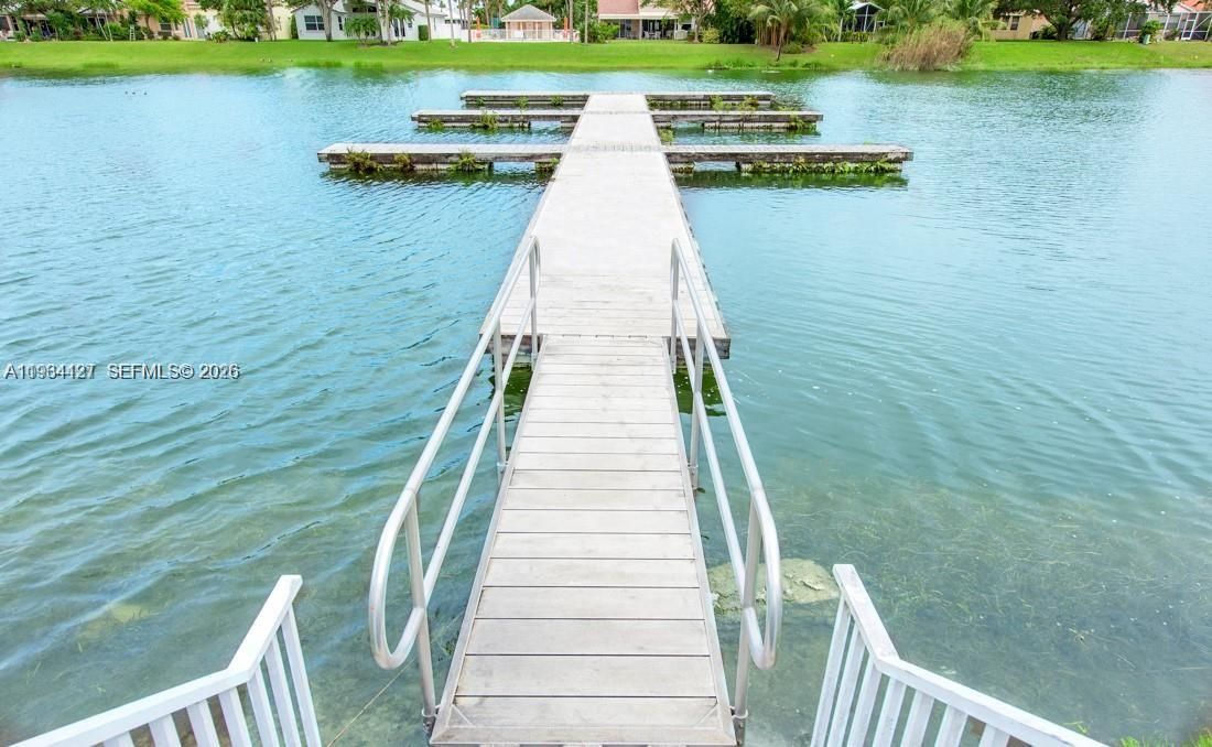 待售: $220,000 (2 贝兹, 2 浴室, 1241 平方英尺)