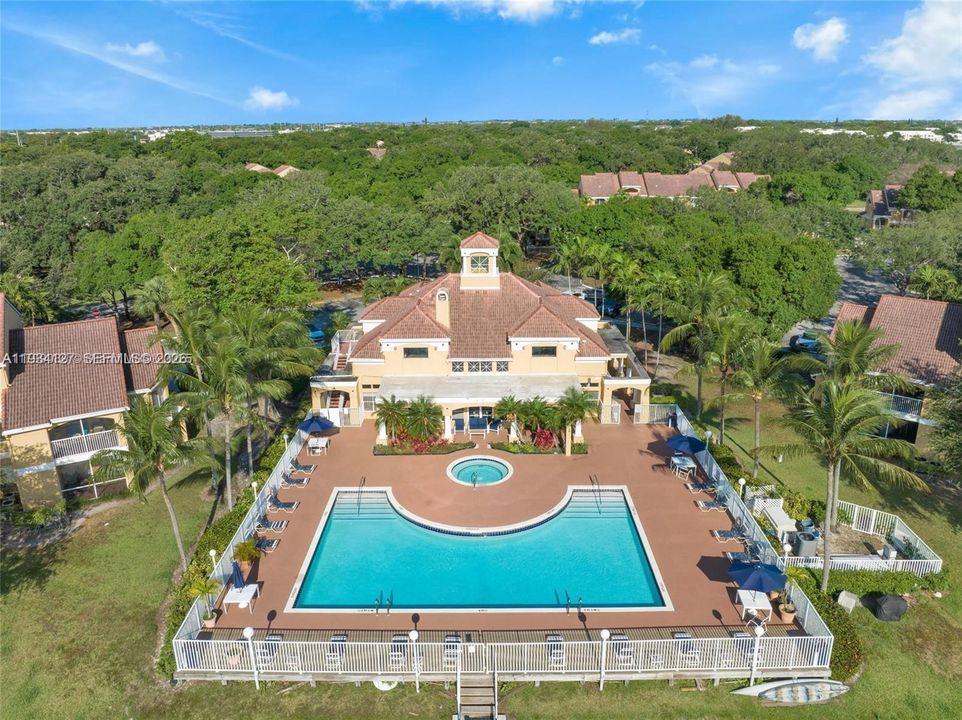 待售: $220,000 (2 贝兹, 2 浴室, 1241 平方英尺)