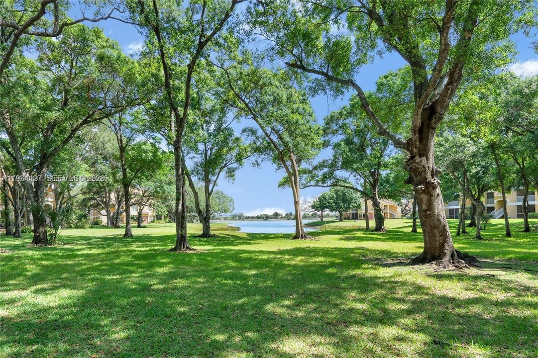 待售: $220,000 (2 贝兹, 2 浴室, 1241 平方英尺)