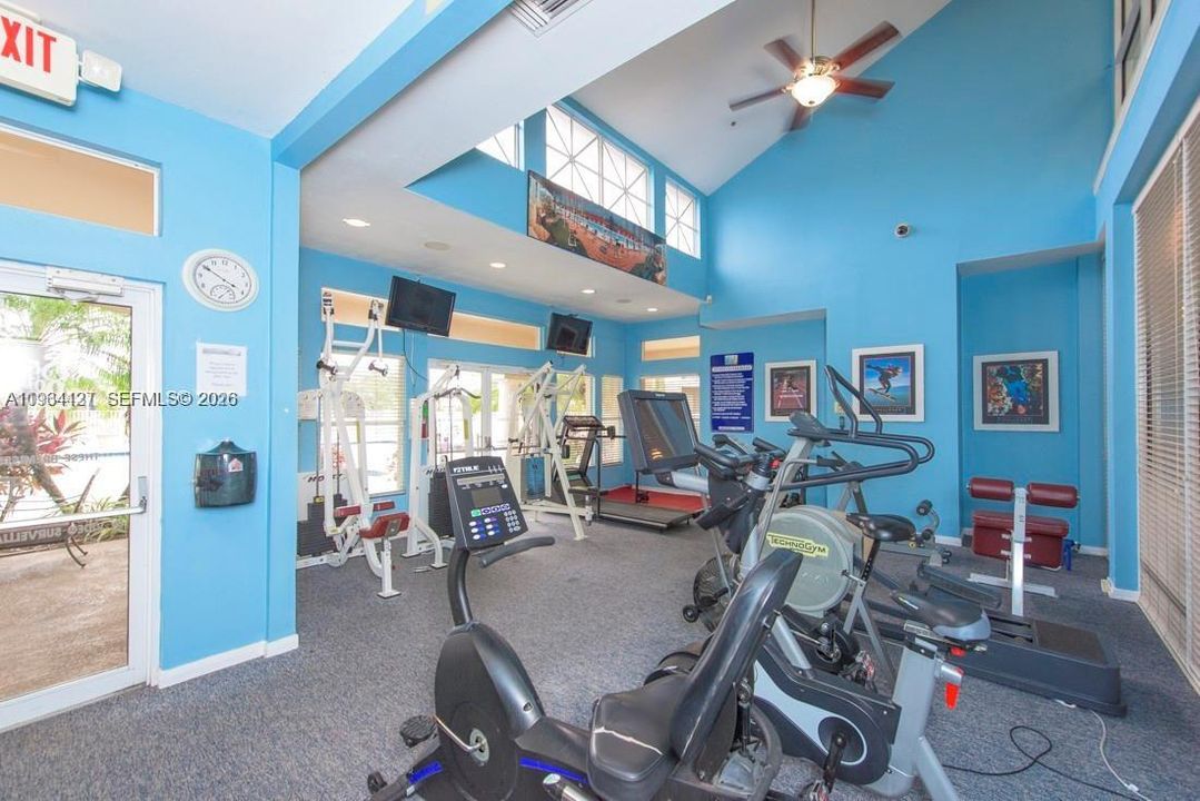 待售: $220,000 (2 贝兹, 2 浴室, 1241 平方英尺)