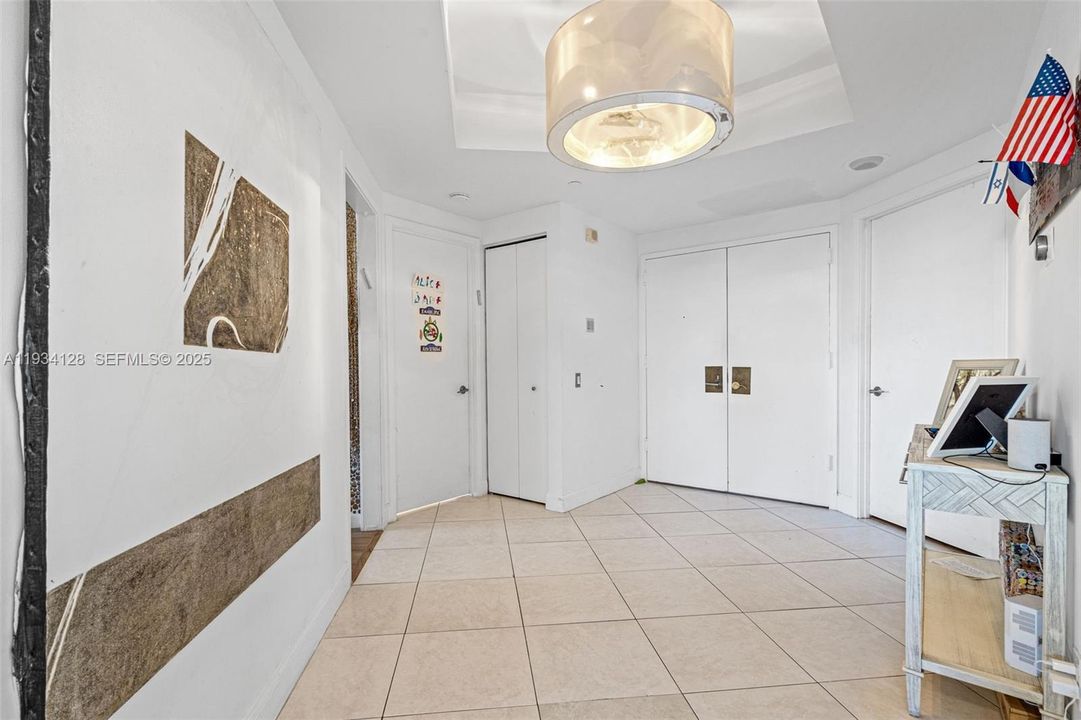 В аренду: $7,000 (3 спален, 3 ванн, 2370 Квадратных фут)