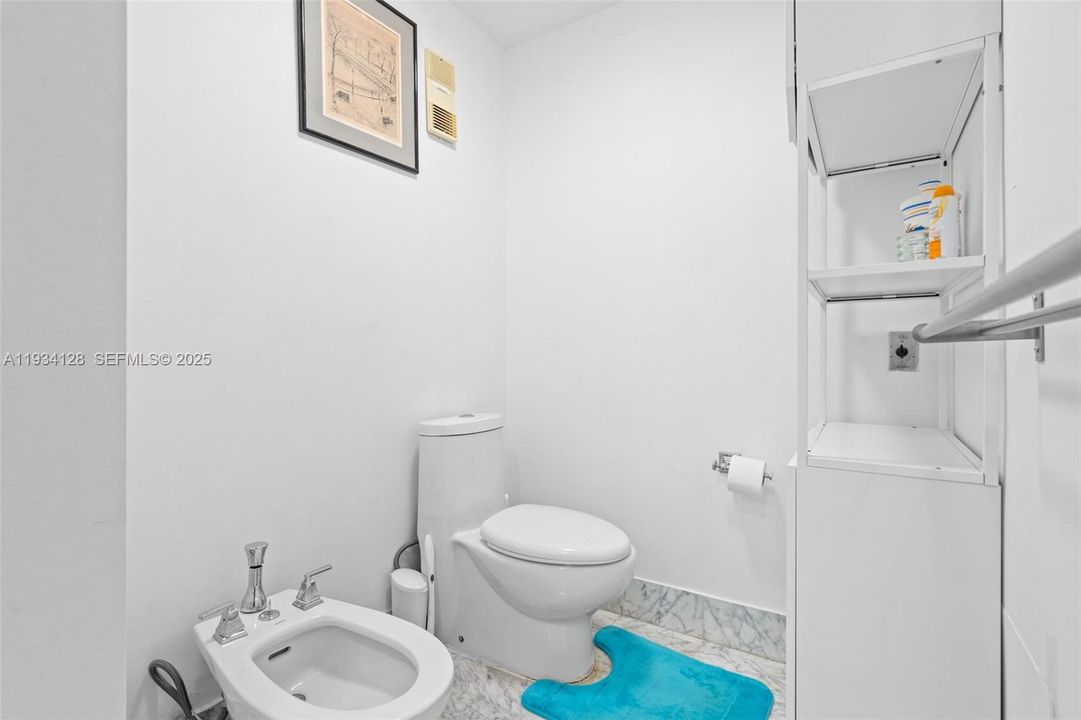 В аренду: $7,000 (3 спален, 3 ванн, 2370 Квадратных фут)