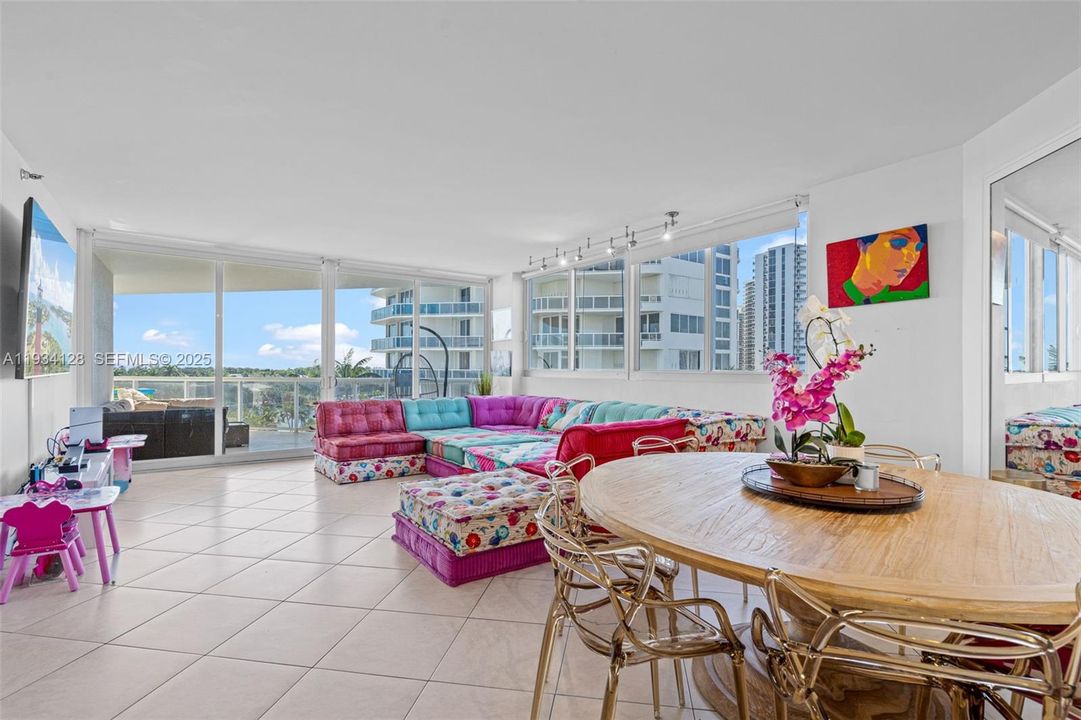 В аренду: $7,000 (3 спален, 3 ванн, 2370 Квадратных фут)