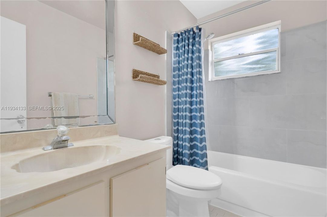 For Sale: $499,000 (3 beds, 2 baths, 1456 Square Feet)