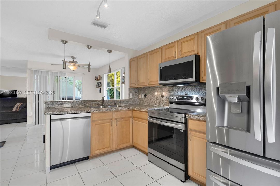 For Sale: $499,000 (3 beds, 2 baths, 1456 Square Feet)