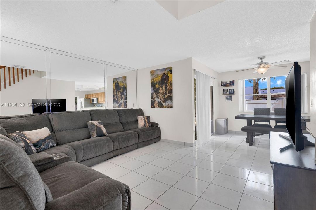 For Sale: $499,000 (3 beds, 2 baths, 1456 Square Feet)