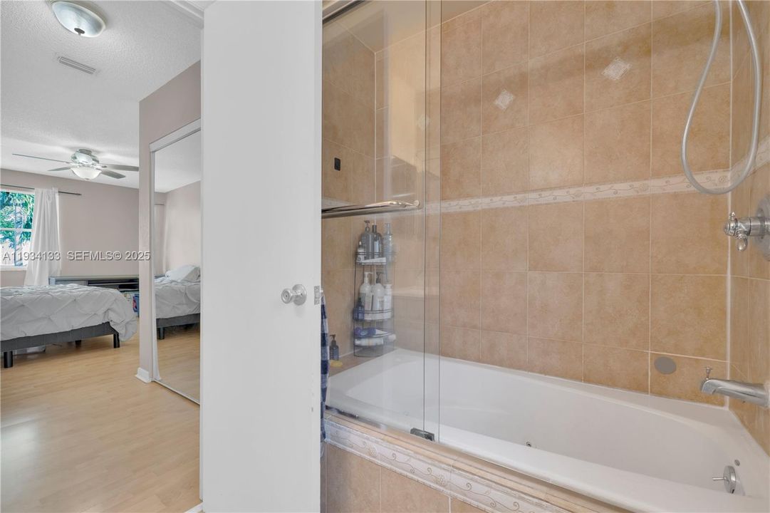 For Sale: $499,000 (3 beds, 2 baths, 1456 Square Feet)